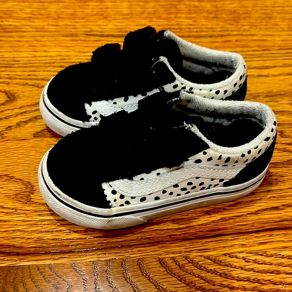 Toddler size 6 leopard vans